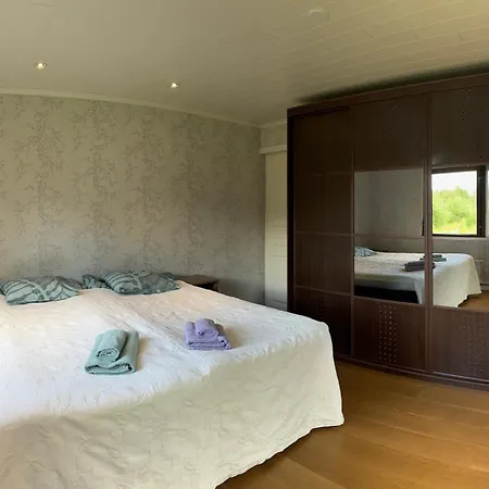 بيت للعطل Metsaelae